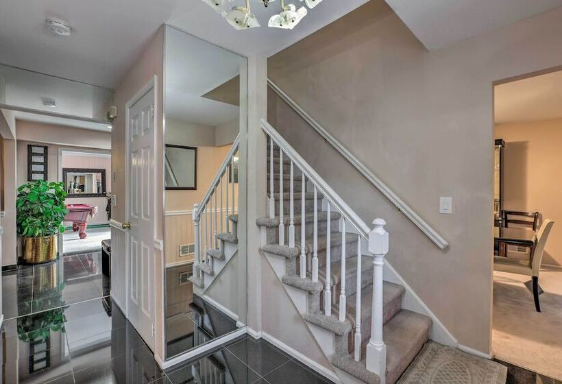 Jersey Home W/ Private In Ground Pool & Hot Tub!