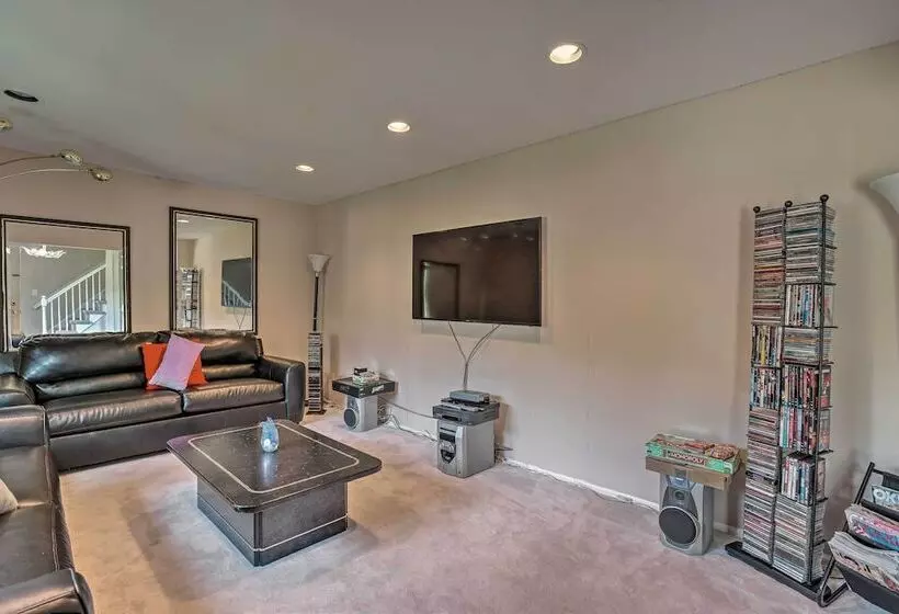 Jersey Home W/ Private In Ground Pool & Hot Tub!