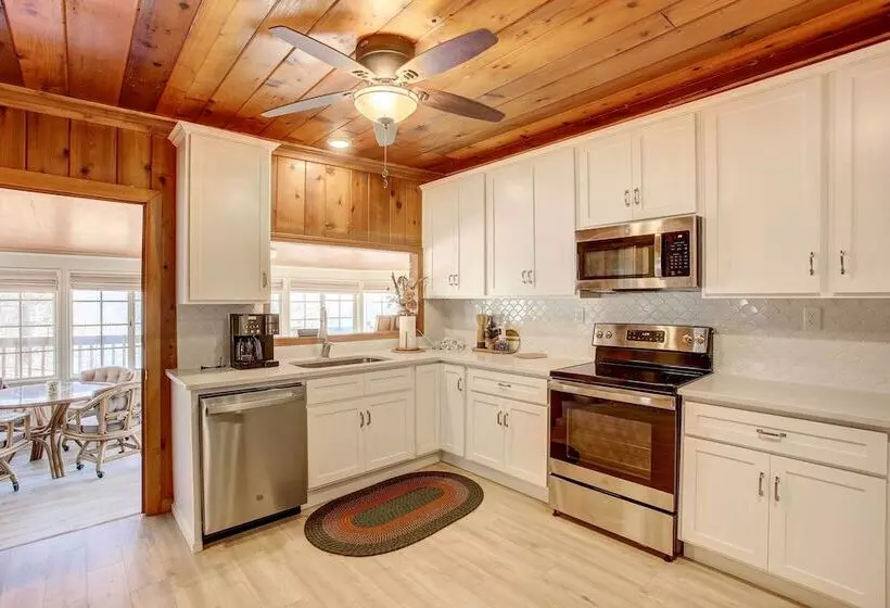 Lake Cumberland Cabin W/ Views & Fishing