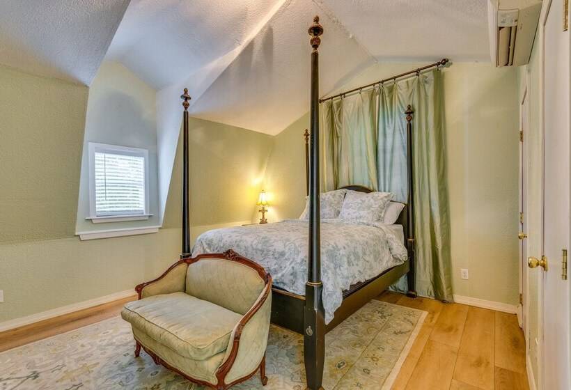 Lakefront Arkansas Abode   Deck, Grill & Fire Pit