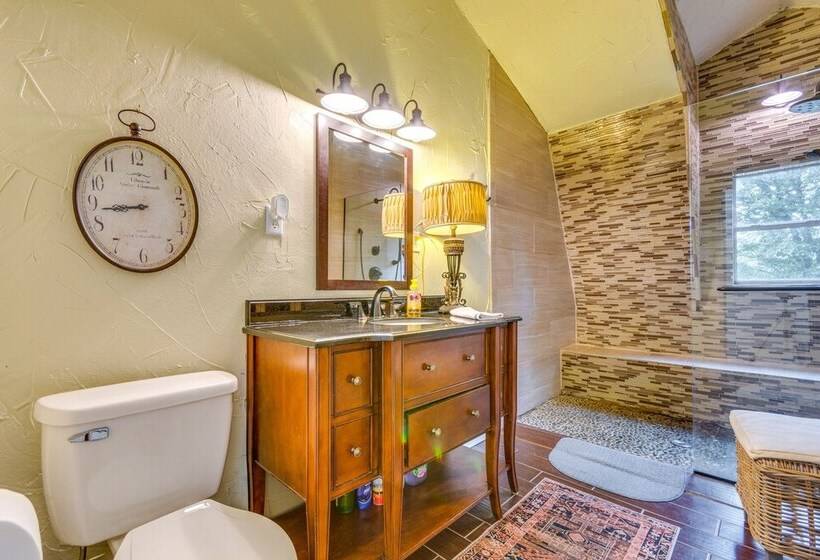 Lakefront Arkansas Abode   Deck, Grill & Fire Pit