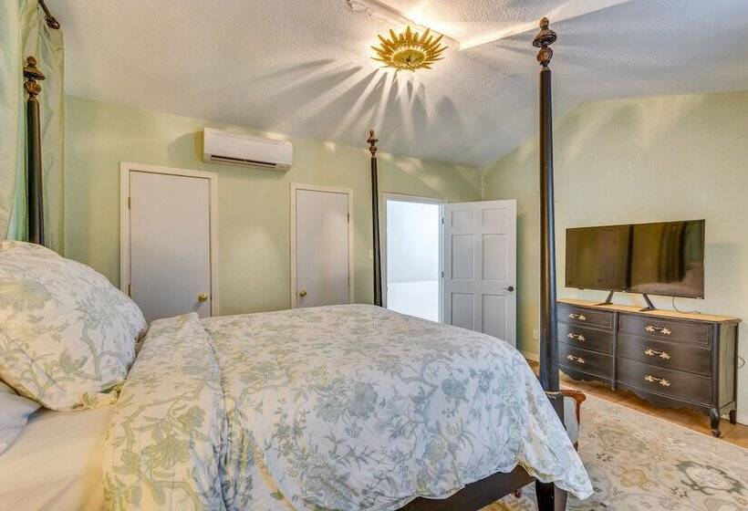 Lakefront Arkansas Abode   Deck, Grill & Fire Pit