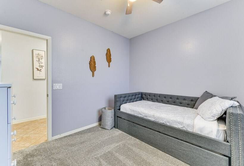 Lovely Casa Grande Home With Private Yard + Bbq