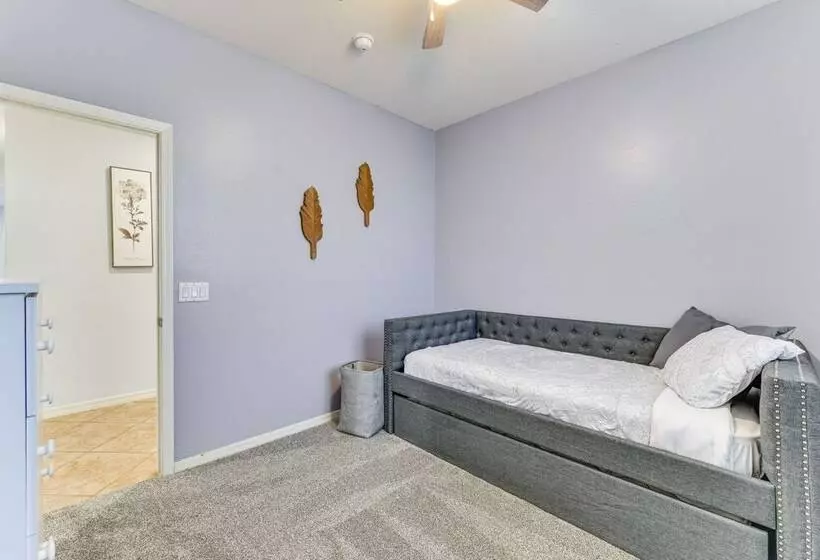 Lovely Casa Grande Home With Private Yard + Bbq
