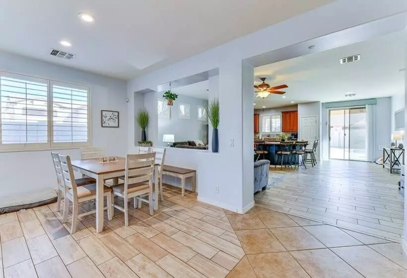 Lovely Casa Grande Home With Private Yard + Bbq