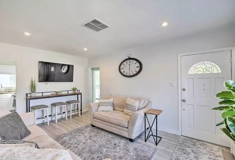 Norwalk Retreat W/ Pool ~ 11 Mi To Disneyland Park