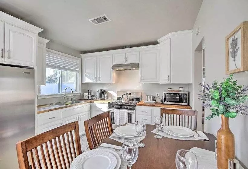 Norwalk Retreat W/ Pool ~ 11 Mi To Disneyland Park