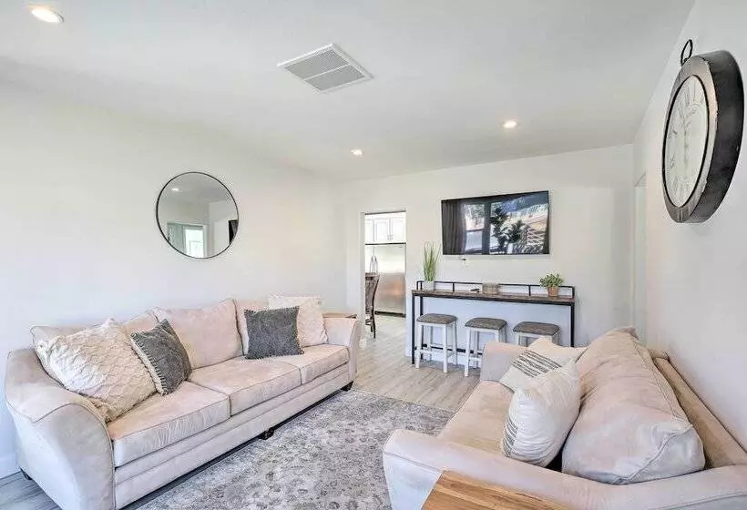 Norwalk Retreat W/ Pool ~ 11 Mi To Disneyland Park