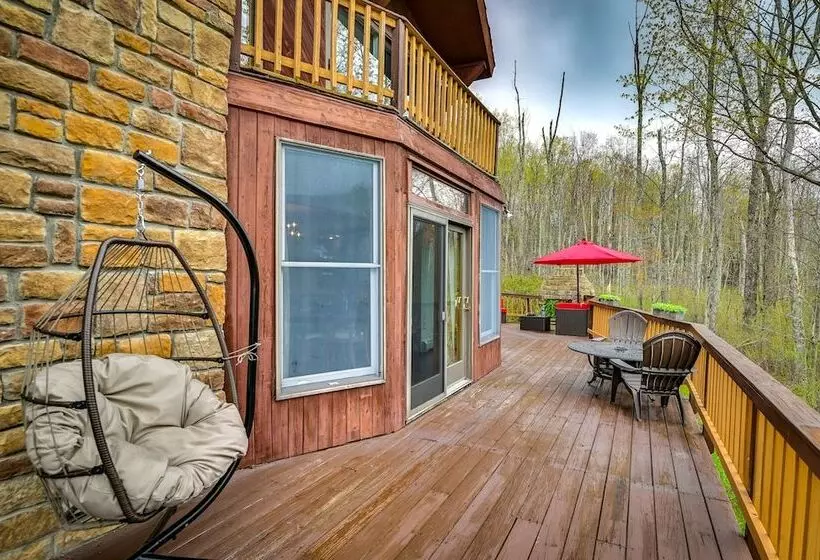 New York Retreat   Furnished Deck & Mountain Views