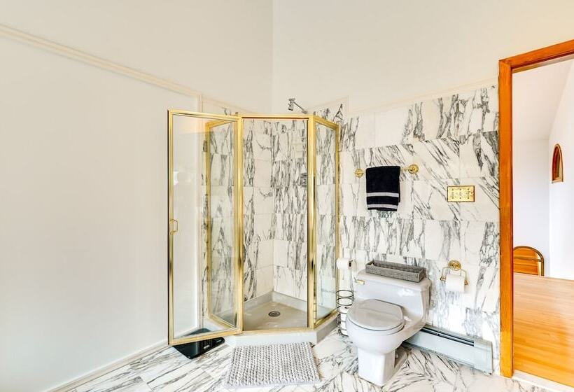 New York Retreat Furnished Deck & Mountain Views