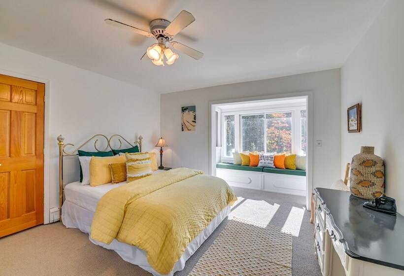 New York Retreat Furnished Deck & Mountain Views