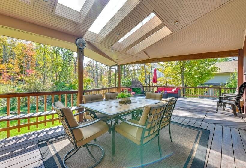 New York Retreat Furnished Deck & Mountain Views