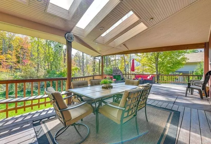 New York Retreat   Furnished Deck & Mountain Views