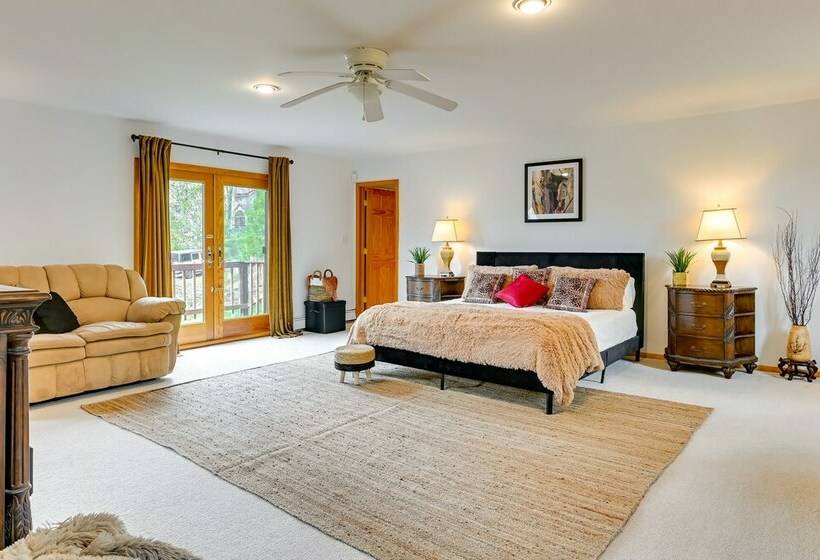 New York Retreat Furnished Deck & Mountain Views
