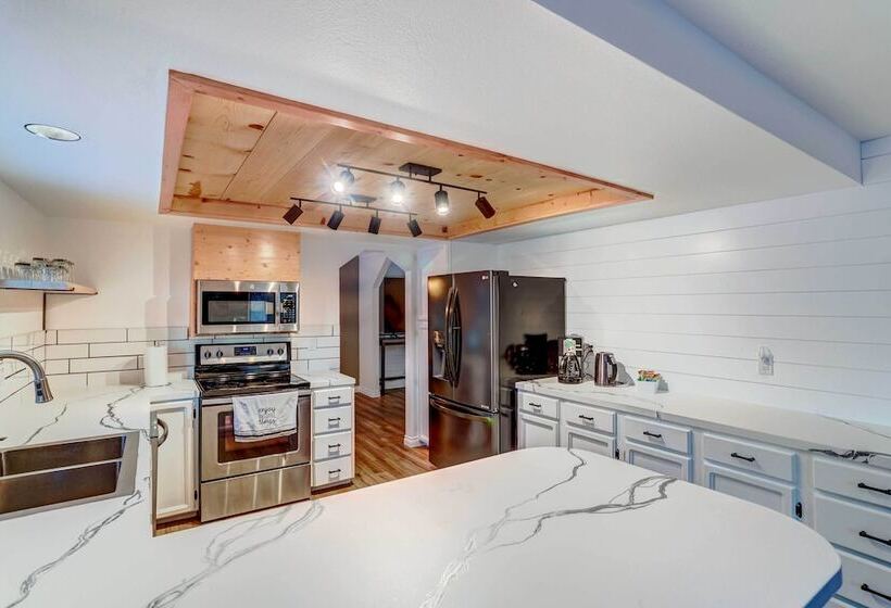 Northern Bliss House W/ Mountain Views!