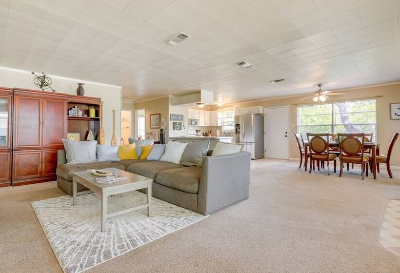 Pet Friendly Canyon Lake Home 2 Mi To Beach!