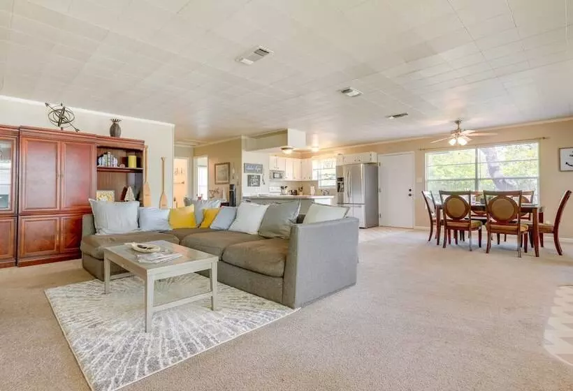 Pet Friendly Canyon Lake Home   2 Mi To Beach!