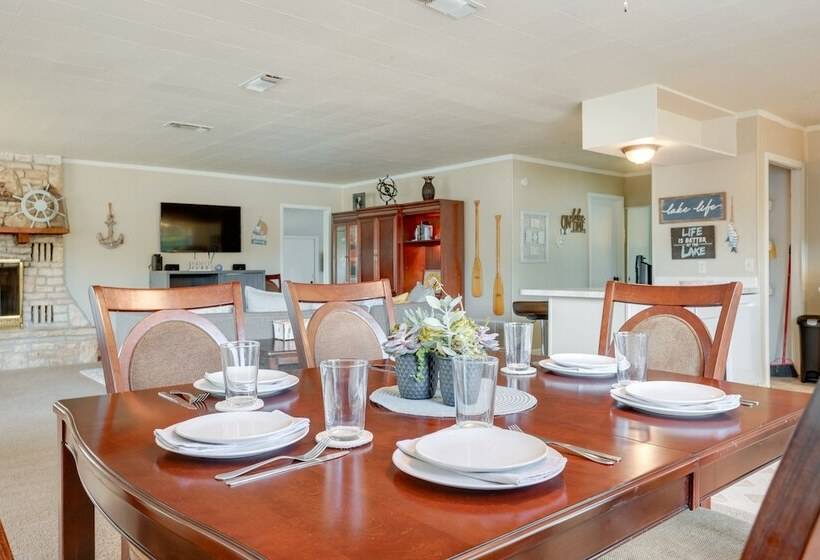 Pet Friendly Canyon Lake Home 2 Mi To Beach!