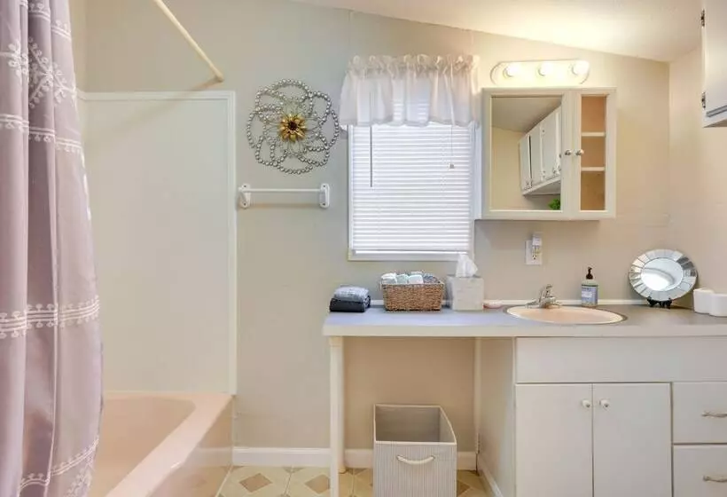 Pet Friendly Canyon Lake Home   2 Mi To Beach!