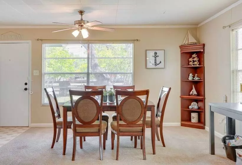 Pet Friendly Canyon Lake Home   2 Mi To Beach!
