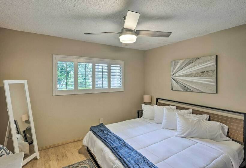 Petfriendly Hygge Home W/ Outdoor Pool!