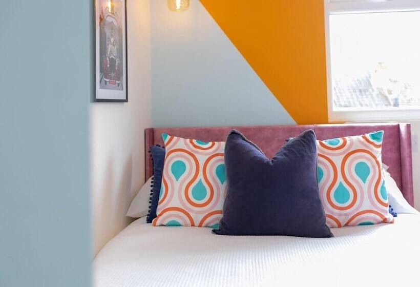 Residenz All Ensuite,smarttvs,garden,20 Mins To Nec,parking