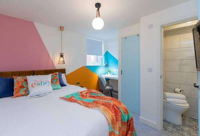 Residenz All Ensuite,smarttvs,garden,20 Mins To Nec,parking