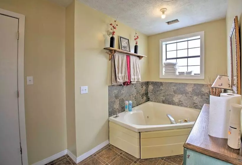 Secluded Angler S Haven   Boat + Fish!