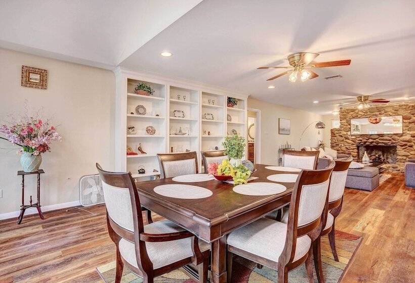 Secluded Magnolia Cottage With Pool!