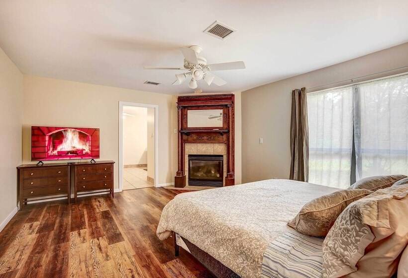 Secluded Magnolia Cottage With Pool!