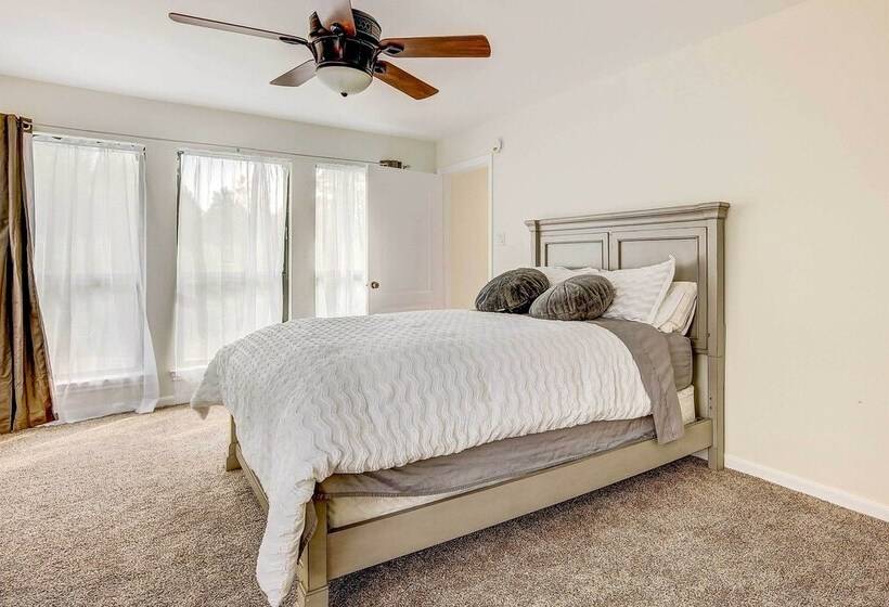 Secluded Magnolia Cottage With Pool!