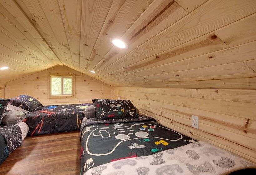 Somerville Cabin W/ Private Pool!