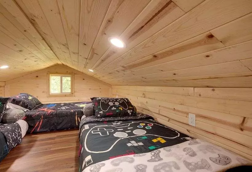 Somerville Cabin W/ Private Pool!