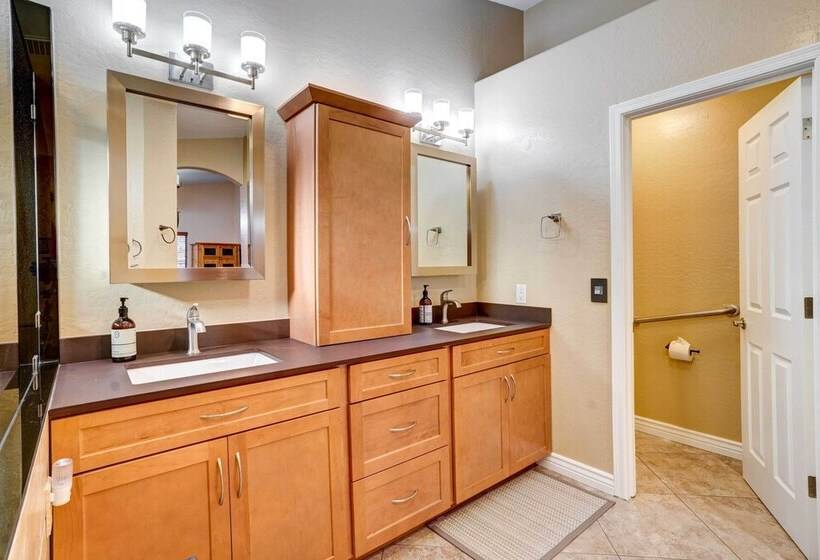 Spacious Arizona Getaway W/ Pool, Pets Welcome!