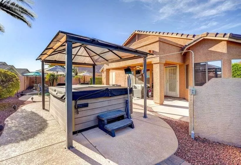 Spacious Arizona Getaway W/ Pool, Pets Welcome!