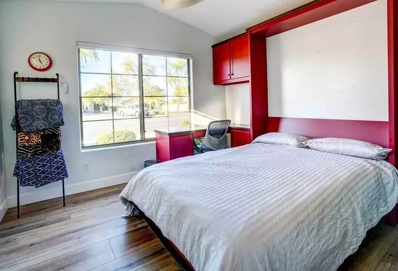 Spacious Arizona Getaway W/ Pool, Pets Welcome!