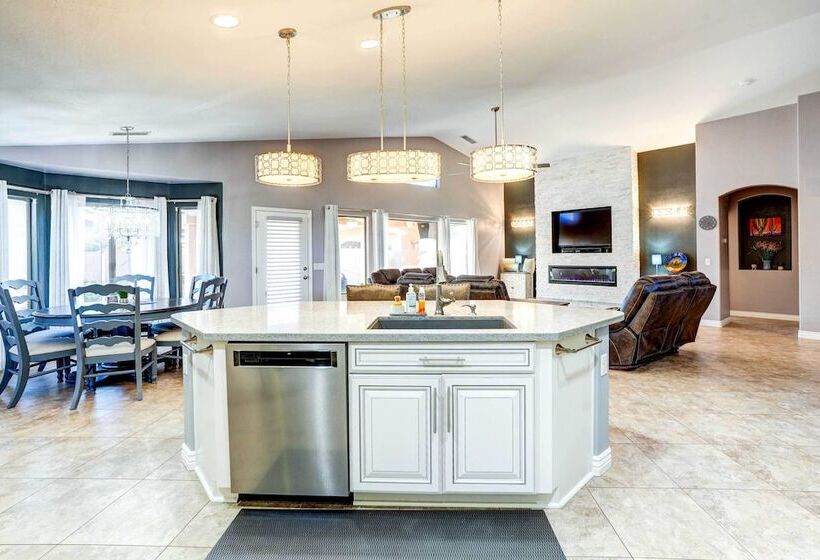 Spacious Arizona Getaway W/ Pool, Pets Welcome!
