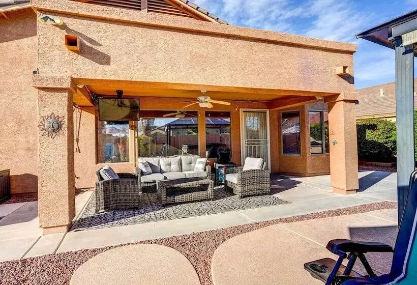 Spacious Arizona Getaway W/ Pool, Pets Welcome!