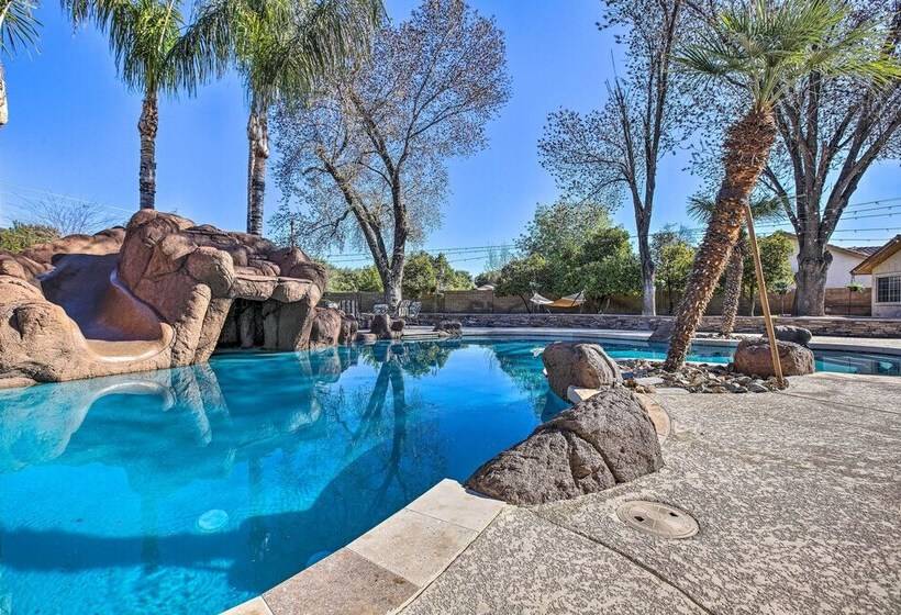 Spacious Glendale Home W/ Outdoor Kitchen!