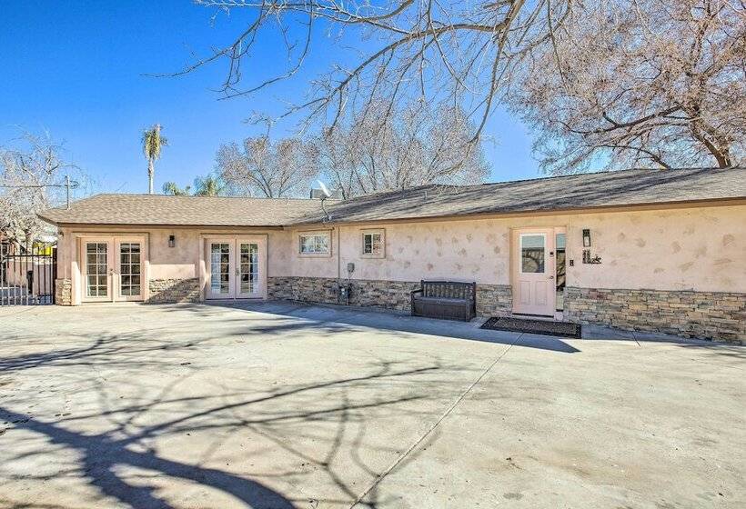 Spacious Glendale Home W/ Outdoor Kitchen!