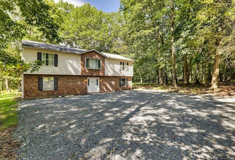 Spacious Home W/ Pool Table & Deck Near Casino!