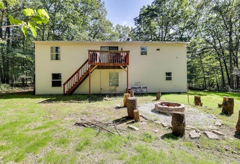 Spacious Home W/ Pool Table & Deck Near Casino!