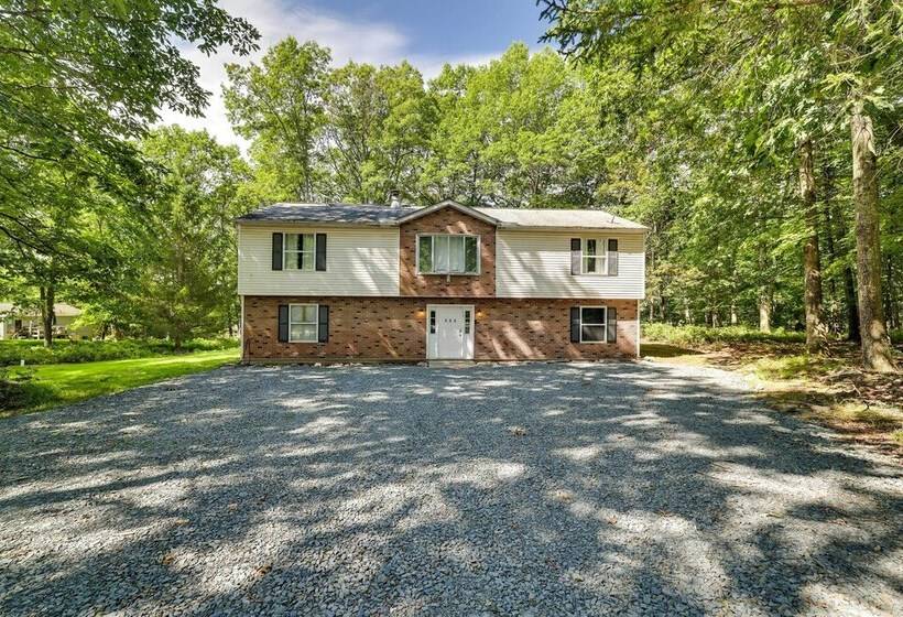 Spacious Home W/ Pool Table & Deck Near Casino!