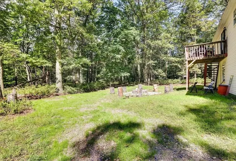 Spacious Home W/ Pool Table & Deck   Near Casino!