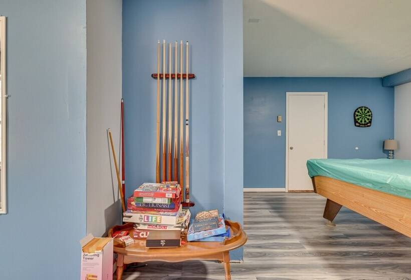 Spacious Home W/ Pool Table & Deck Near Casino!