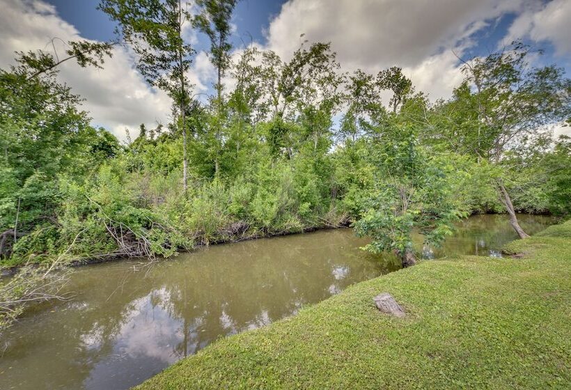 Spacious Lake Charles Craftsman   Pet Friendly!