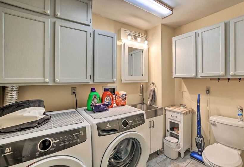 Spacious Michigan Home W/ Private Hot Tub