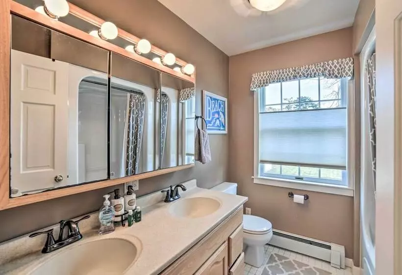 Spacious Michigan Home W/ Private Hot Tub