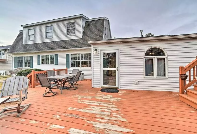 Spacious Michigan Home W/ Private Hot Tub