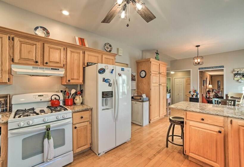 Spacious Michigan Home W/ Private Hot Tub